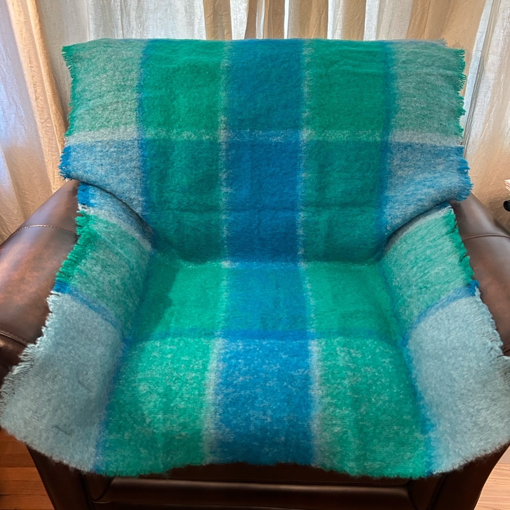 John Hanly & Co Mohair Throw/Wrap in Aqua/Green Block Check - Picture 3 of 4
